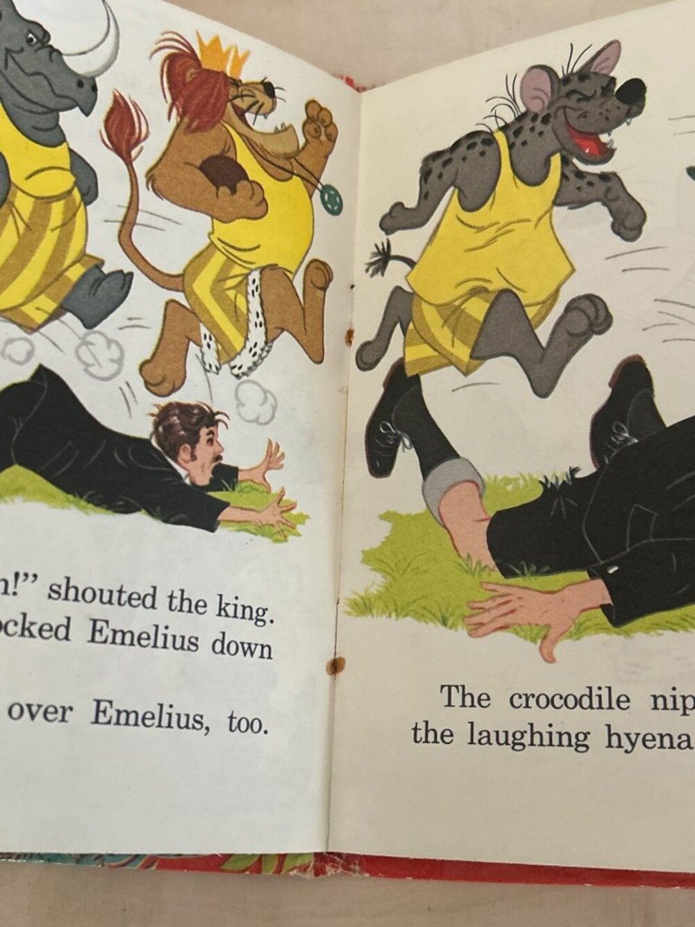 Bedknobs And Broomsticks A Visit To Naboombu 1971 Whitman Tell-A-Tale Hardcover - Picture 6 of 10